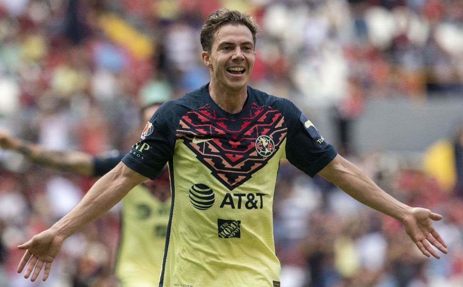 Kléber, Hernández, Del Olmo, Molina y Reyes son los jugadores que han vestido las camisetas de Tigres y América, y próximamente lo hará Sebastián Córdova.