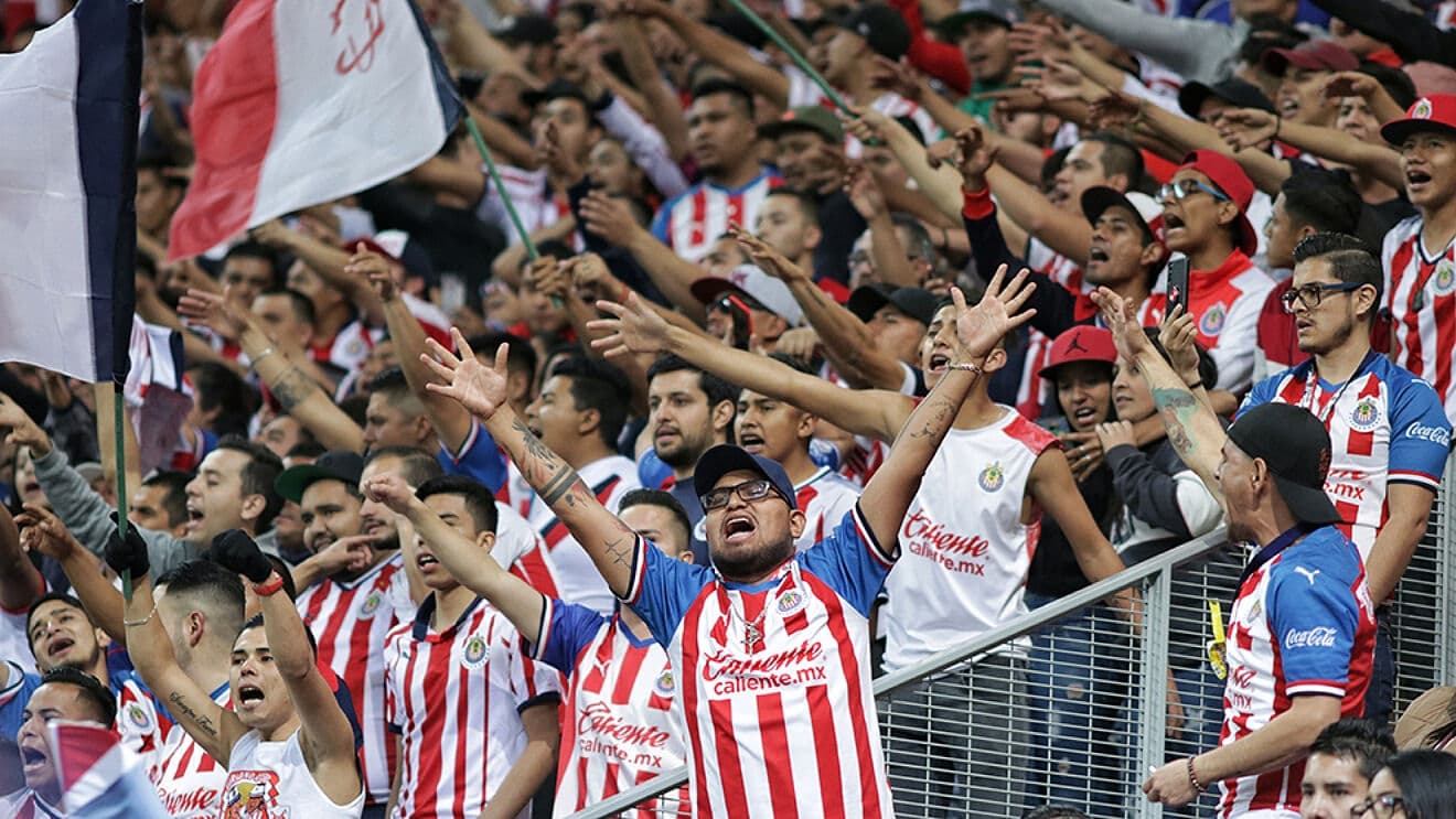 La acción de Chivas se hizo presente en redes sociales y fueron tendencia los hashtags #Chivas y #Vucetich, donde la afición no tomo a bien la victoria que tuvo ante Necaxa, pues festejar una victoria con ayuda del árbitro les daba vergüenza