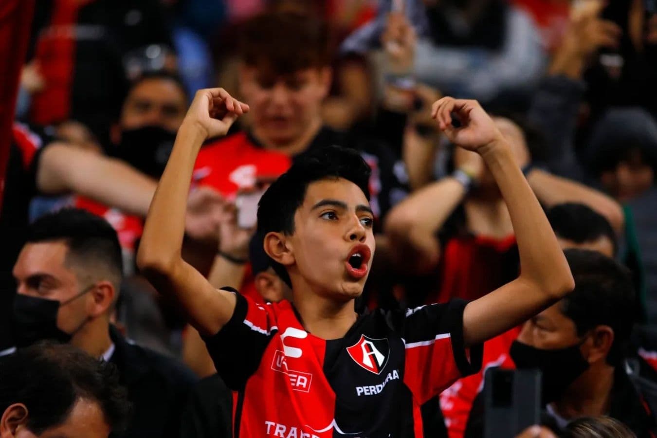 La afición rojinegra se enoja por esta razón.