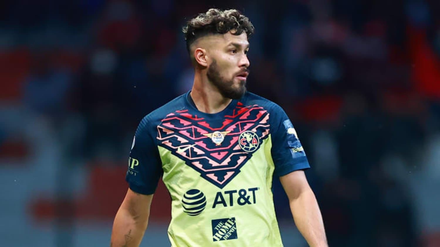 La defensa de América ha sido el peor dolor de cabeza para Santiago Solari en el presente torneo, por lo que no se descarta que hayan movimientos en la zaga azulcrema de cara al próximo certamen.