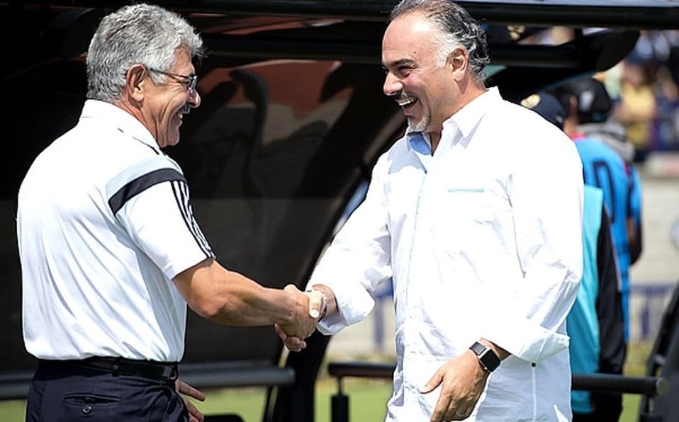 La directiva de Pumas ya estaría pensando en traer a un nuevo técnico para la próxima temporada.