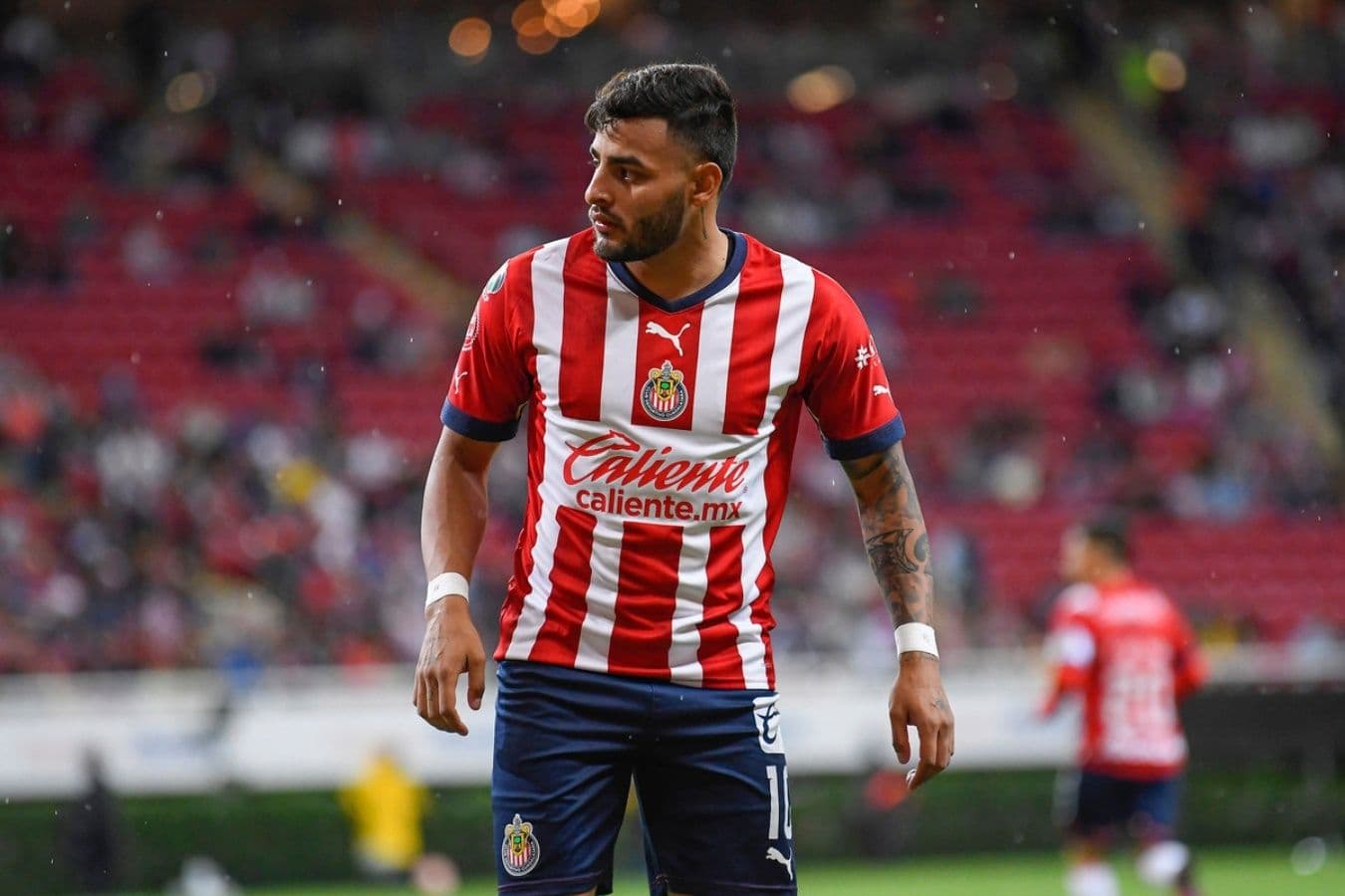 La estrella de Chivas da a conocer su sentir ante esta situación.