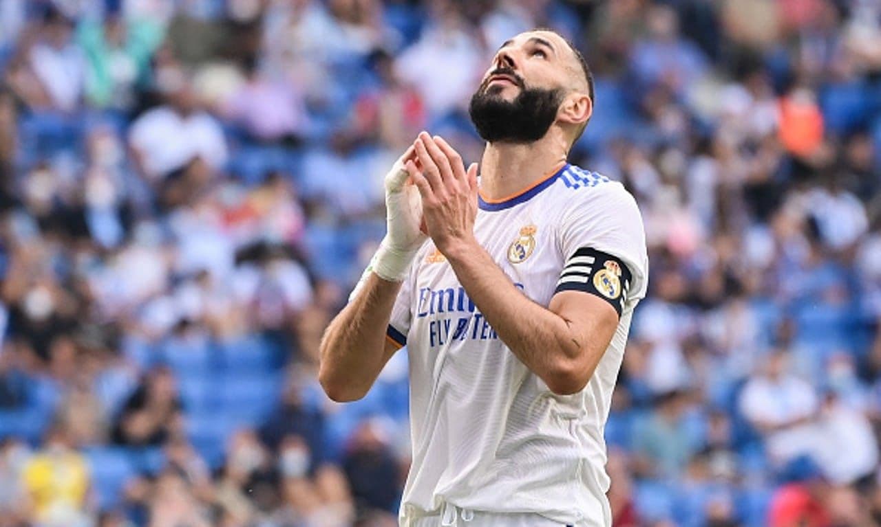 La Fiscalía del Tribunal de Versalles ha pedido una pena de 10 meses de cárcel exentos de cumplimiento y una multa económica para el delantero del Real Madrid, Karim Benzema, por el teme Mathieu Valbuena.