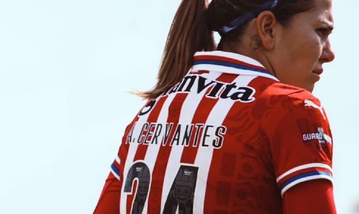 La goleadora y capitana seguirá siendo rojiblanca.