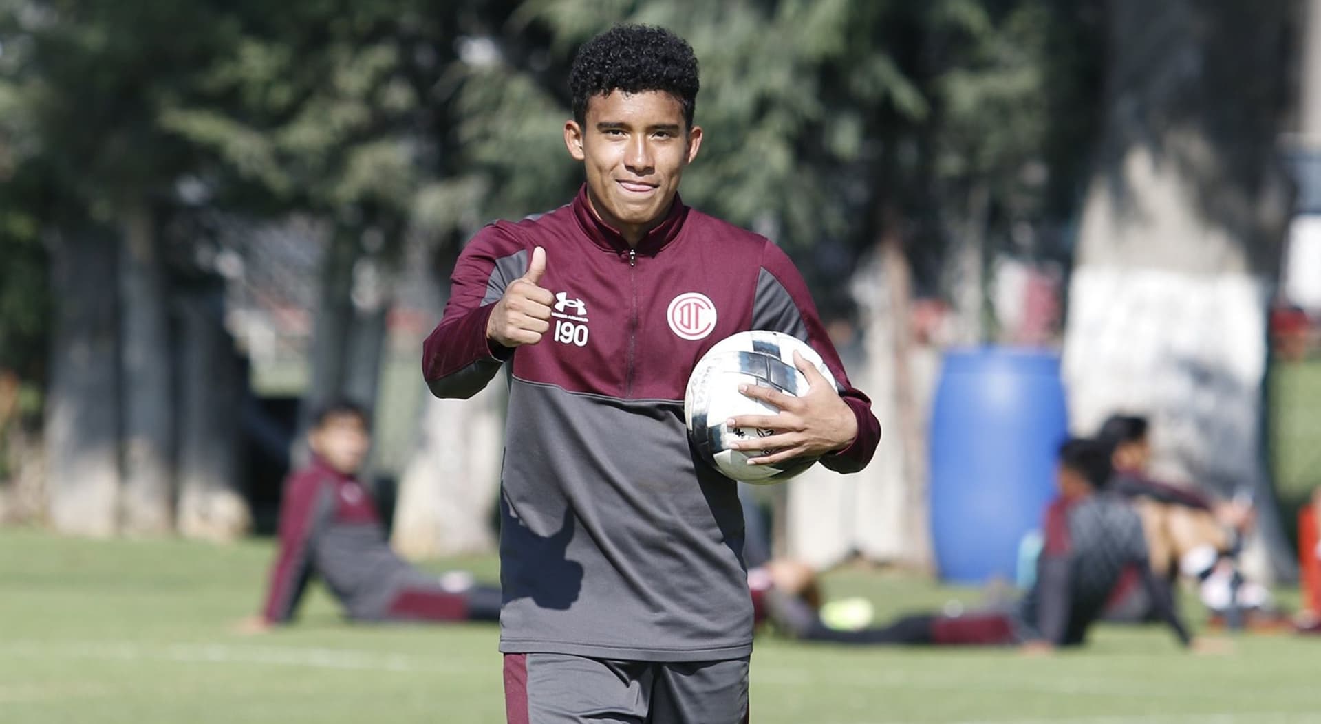 La joya escarlata deberá esperar para que pueda lograr ganarse un lugar