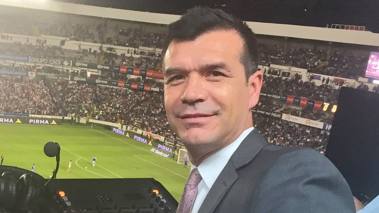 La Liga MX se vuelve cada vez más más vistosa, y esto trae aparejado un hecho crucial para cualquier competición de fútbol que busca crecer: una gran cantidad de goles. Todas las ligas importantes los tienen. Conoce a los artilleros históricos del campeonato mexicano.