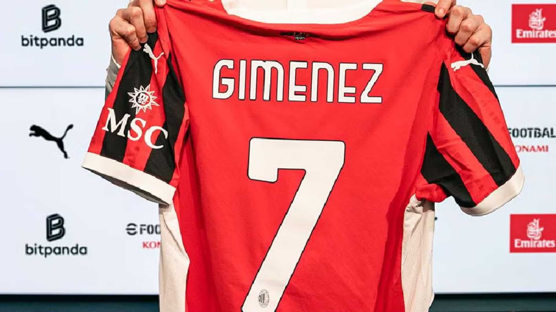 La playera de Santiago Giménez en AC Milan (Foto: MEXSPORT)