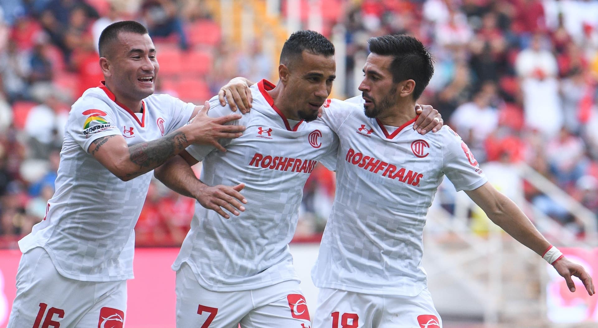 La primera pelota que toco y pudo convertir el gol