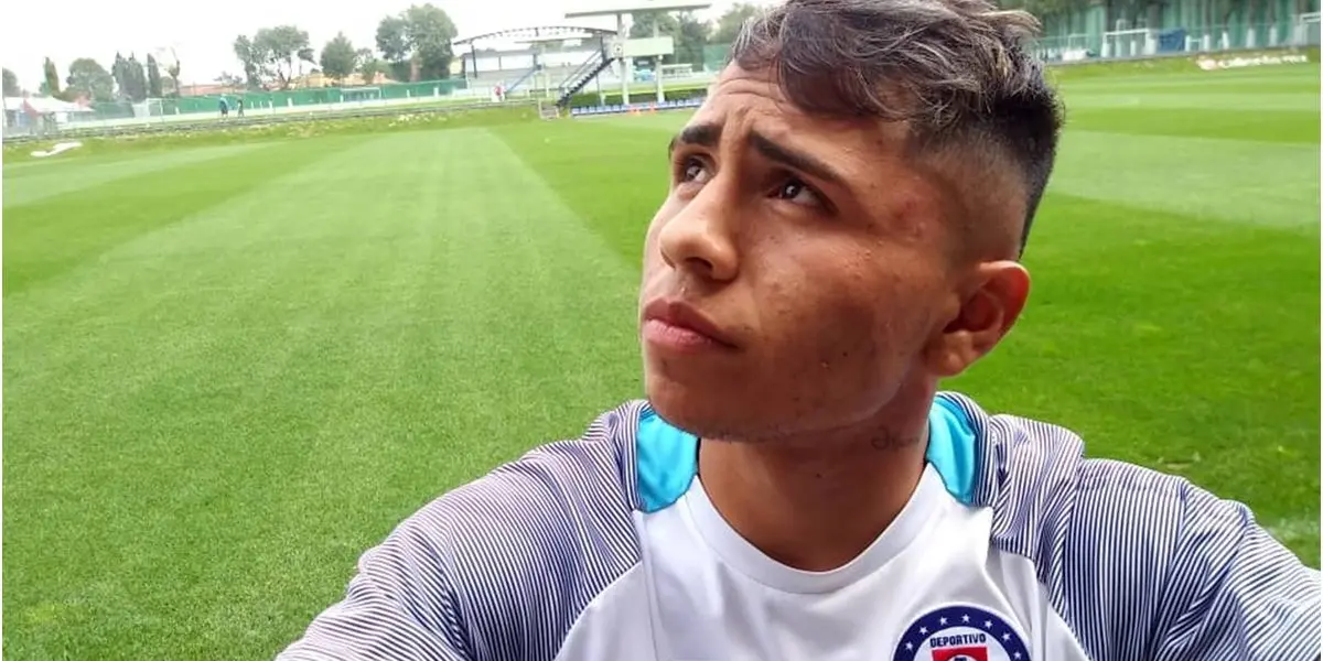 La reacción de Misael Domínguez tras ver como Juan Reynoso lo ignora en Cruz Azul.