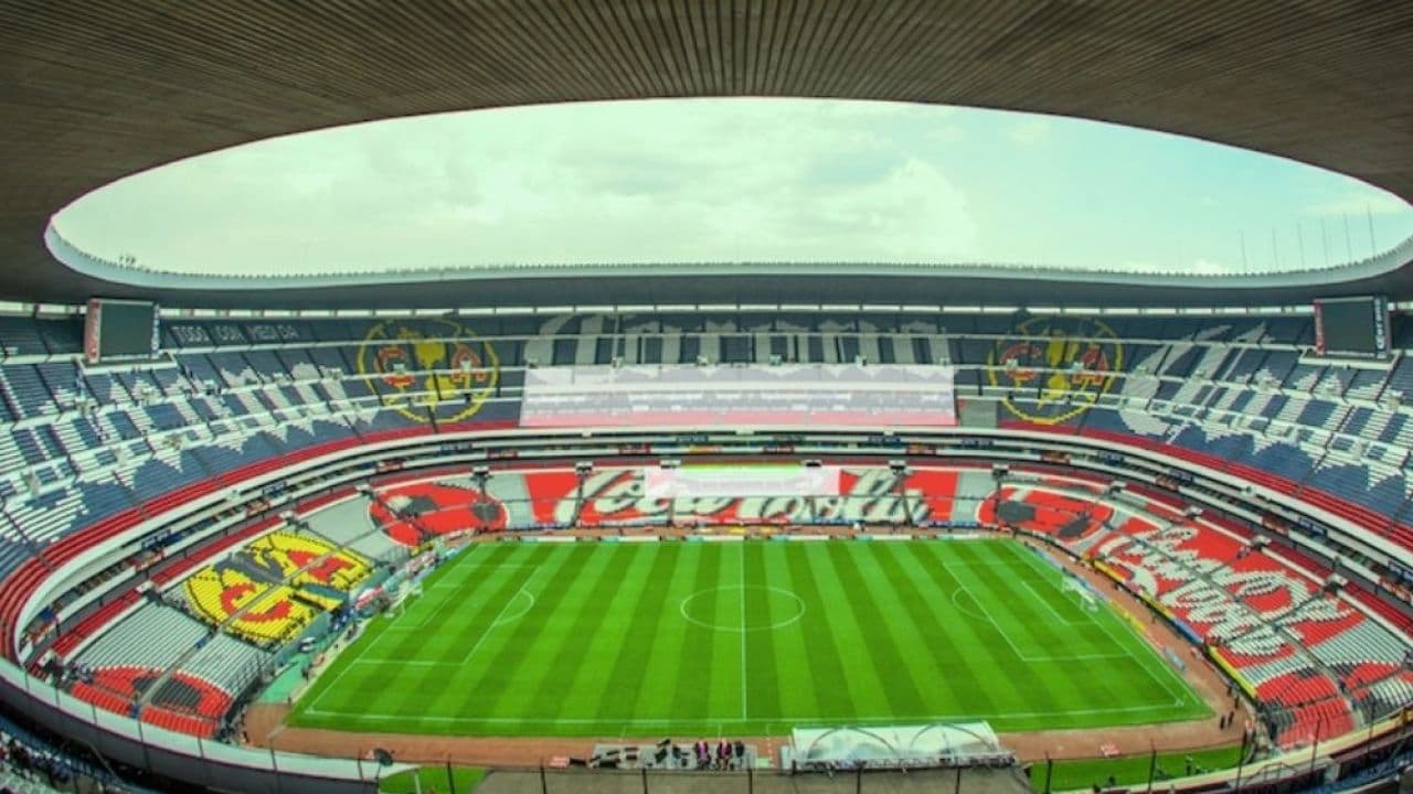 La Selección Mexicana corre riesgo de ser sancionada por una vieja costumbre de la afición, la cual ofende a una minoría específica no solo de México sino de la sociedad global. Entérate de cuán inició el grito homofóbico en este país.