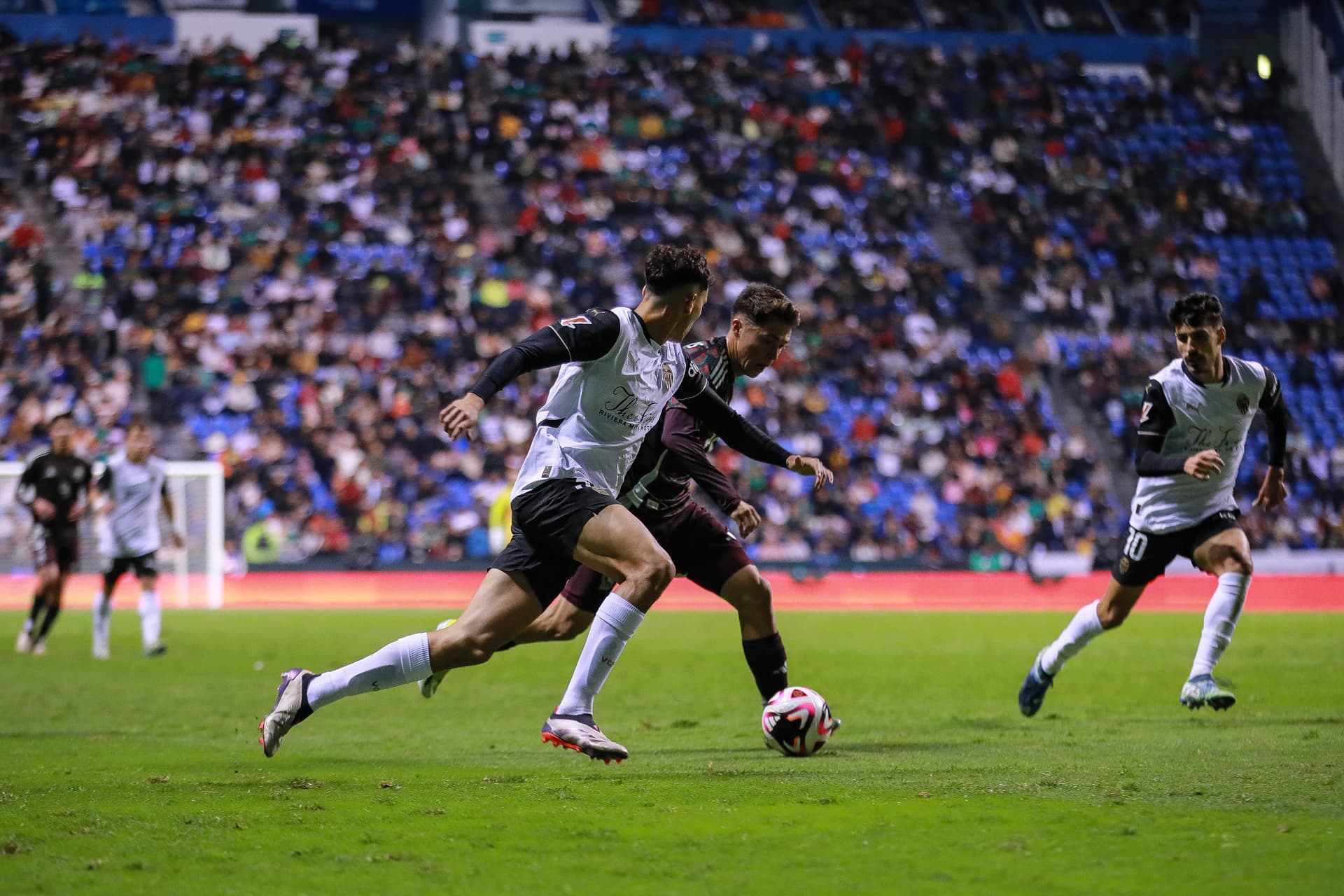 La Selección Mexicana en el partido ante el Valencia (Foto: Mexsport)
