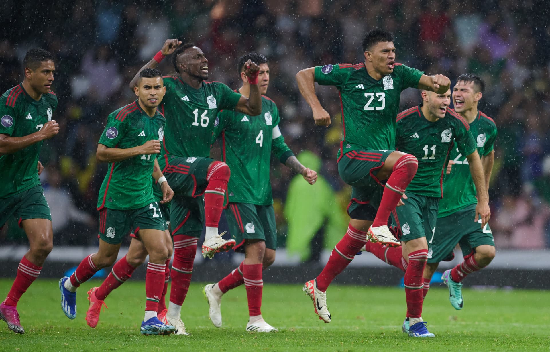 La Selección Mexicana festejando en un partido ante Honduras (Foto: Mexsport)