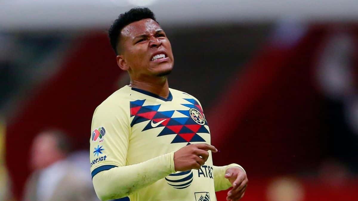 La situación de Roger Martínez con el Club América, ahora dirigido por Santiago Solari, es cada vez más precaria, y ya no tendría solución.