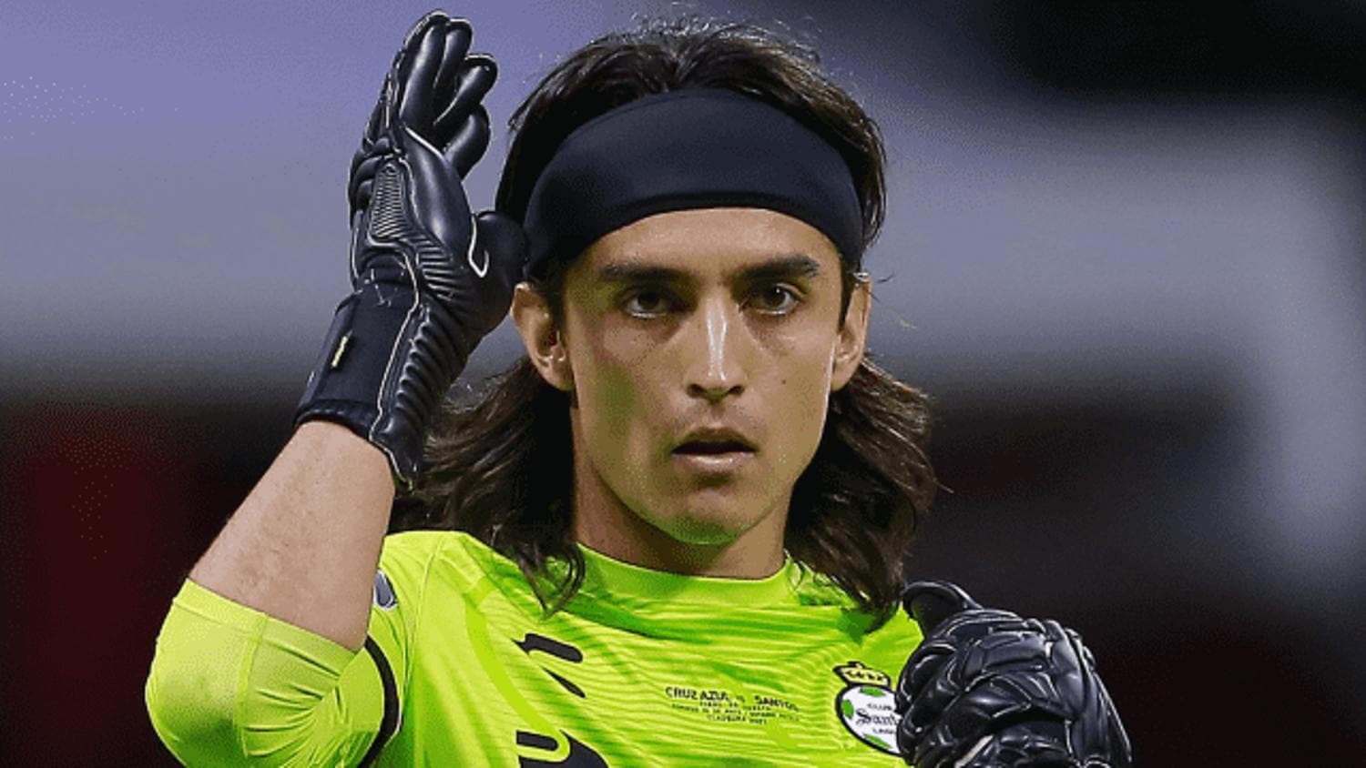 Las brillantes actuaciones de Carlos Acevedo con Santos podrían rendirle frutos antes de lo esperado, ya que dos clubes de la Premier League tendrían en la mira al arquero mexicano.