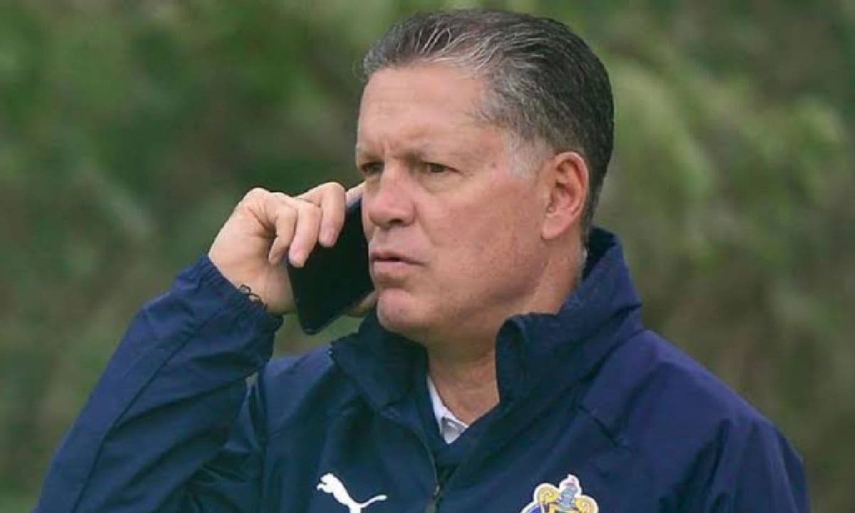 Las soluciones por parte de la directiva de Chivas tienen que funcionar si o si.