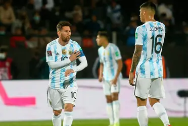 Lionel Messi aparecerá como titular en el partido de la albiceleste ante Brasil luego de no jugar con el PSG por lesión.