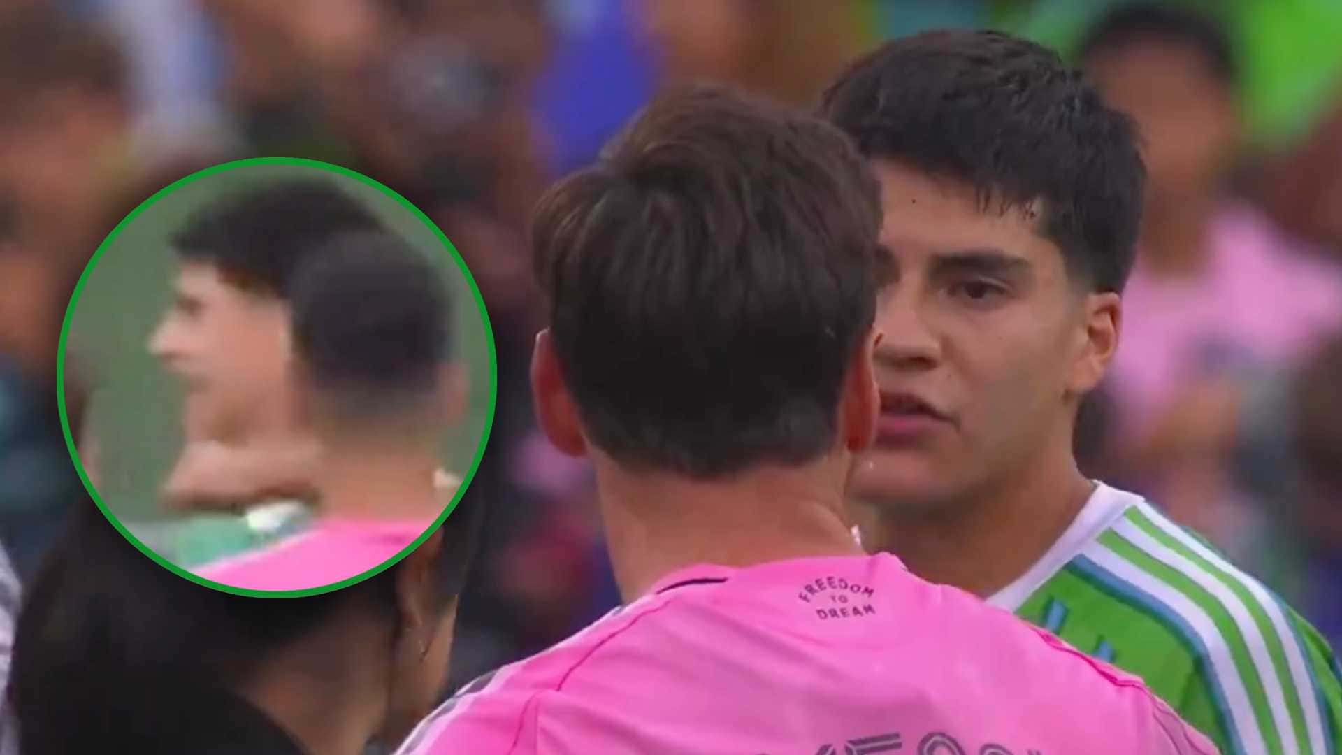 Lionel Messi y Obed Vargas