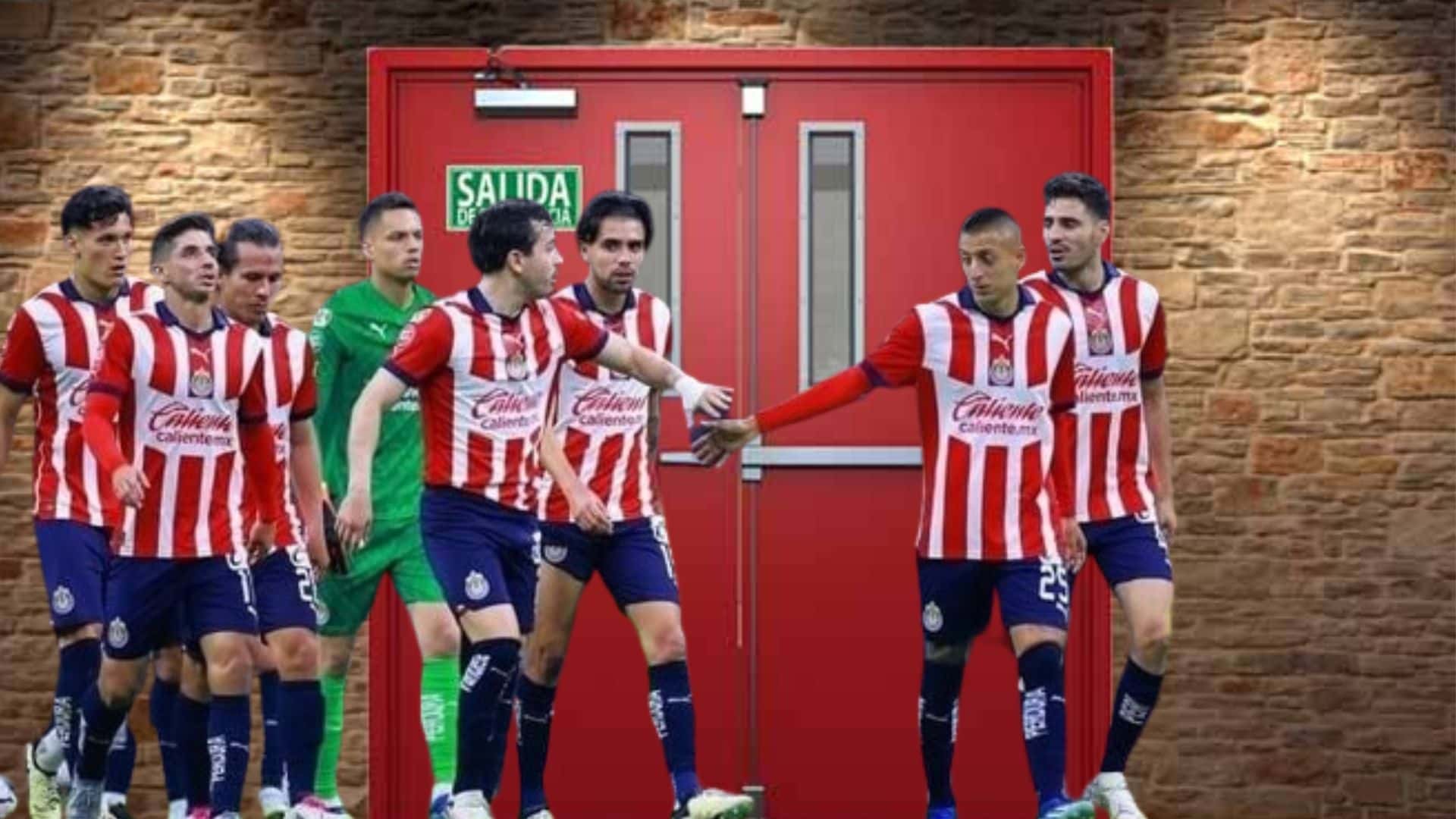 Los 4 de Chivas que tienen pie y medio fuera