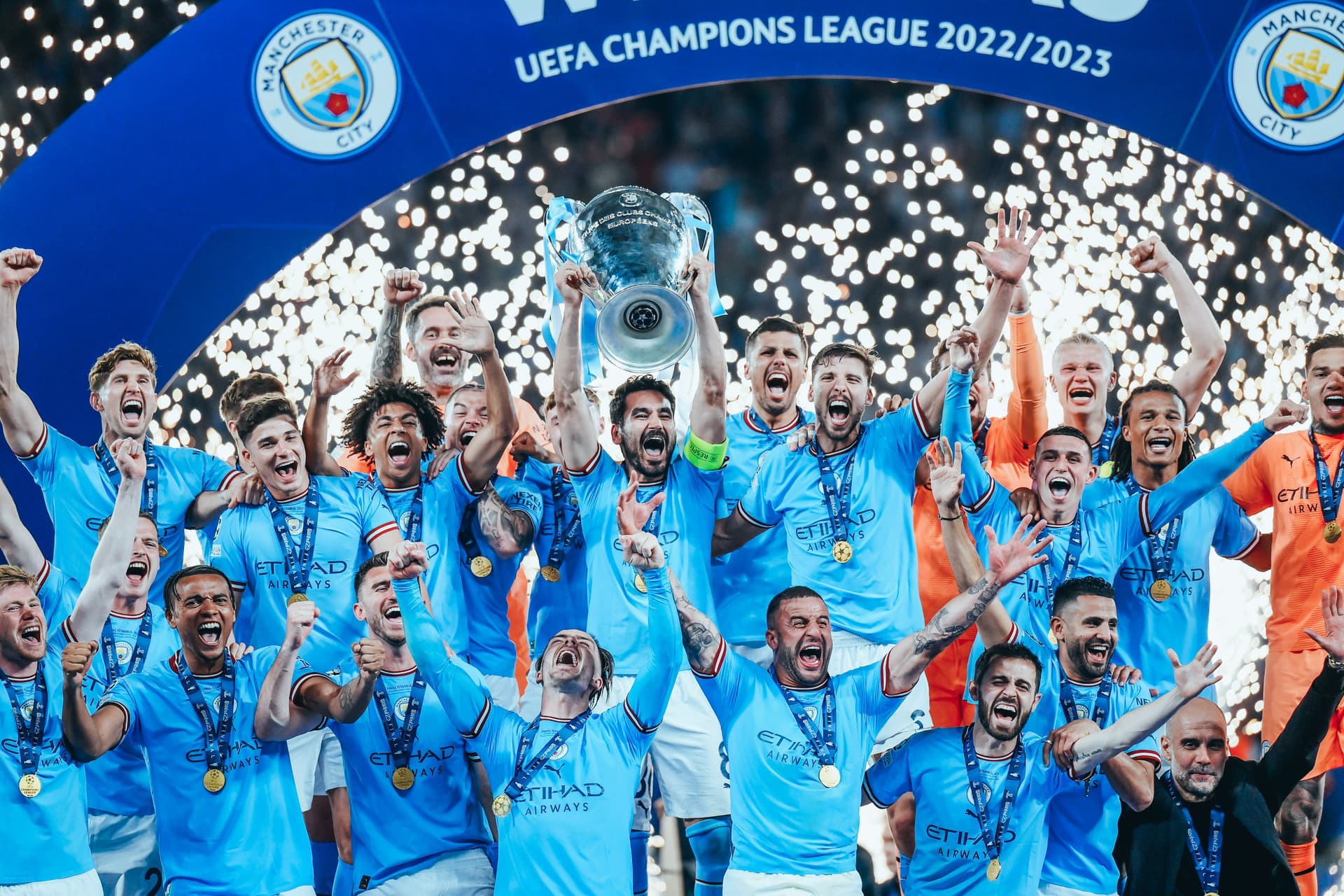 Los ingleses por fin. cumplieron su sueño de ganar un título internacional.