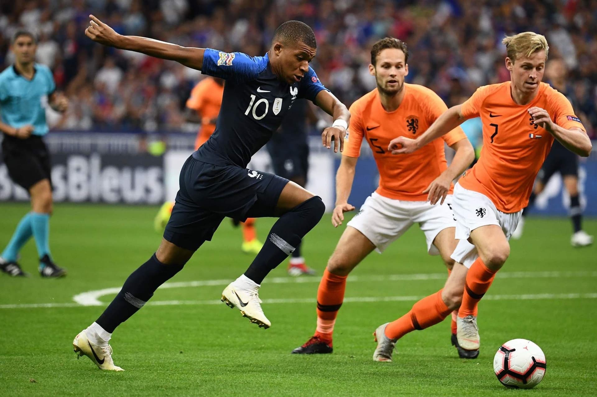 Los neerlandeses se medirán a los franceses en un choque de pronóstico reservado.