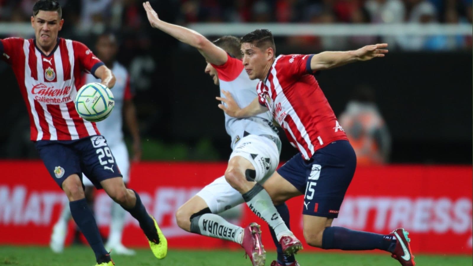 Los rojinegros están dolidos ante esta respuesta.