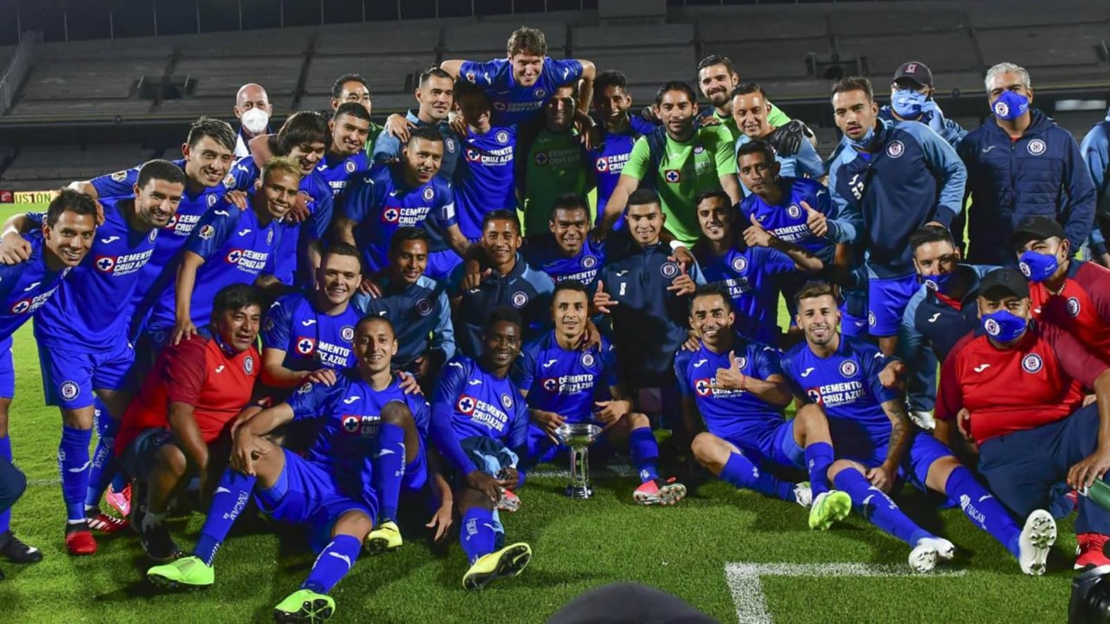Luego de por fin ser campeones, los aficionados le han dado un nuevo significado a "cruzazulear".