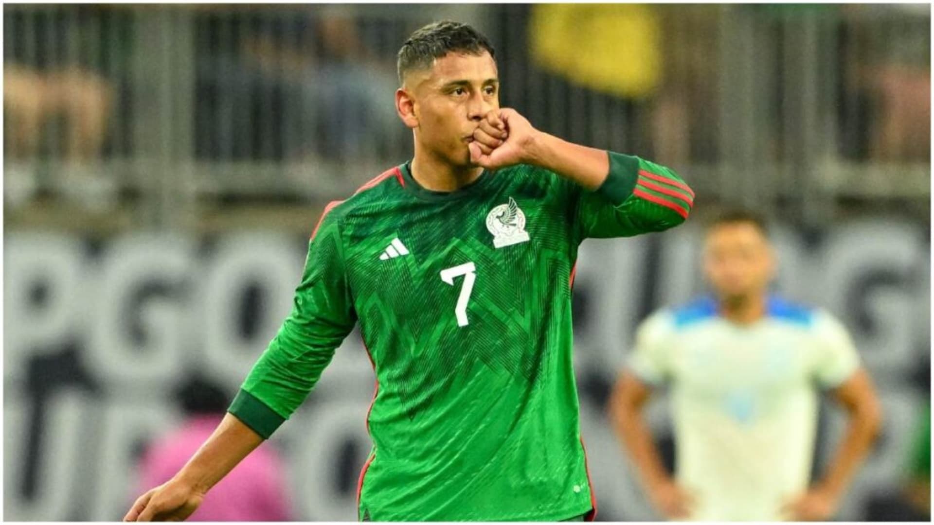 Luis Romo con la camiseta de la Selección Mexicana (Foto: Claro Sports)