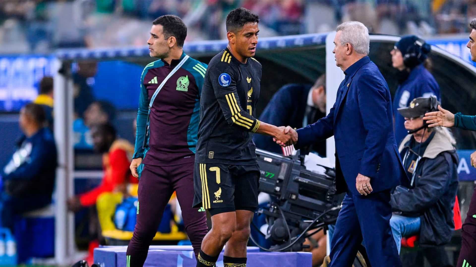 Luis Romo y Javier Aguirre (Foto: MEXSPORT)