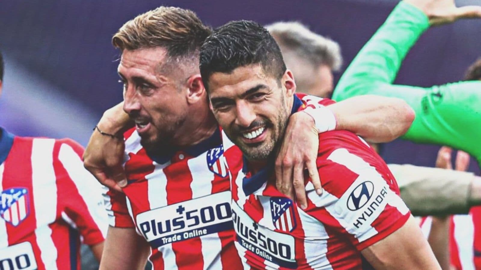 Luis Suárez y Héctor Herrera compartieron camiseta en el Atlético de Madrid, sin embargo, el uruguayo le da una bofetada de calidad HH.