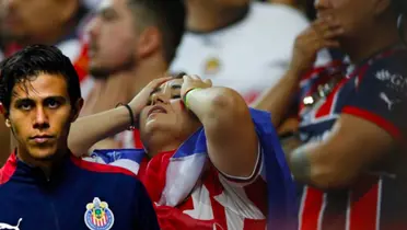 Macías preocupa a los fans de Chivas por su rodilla, ahora le verdad salió a luz