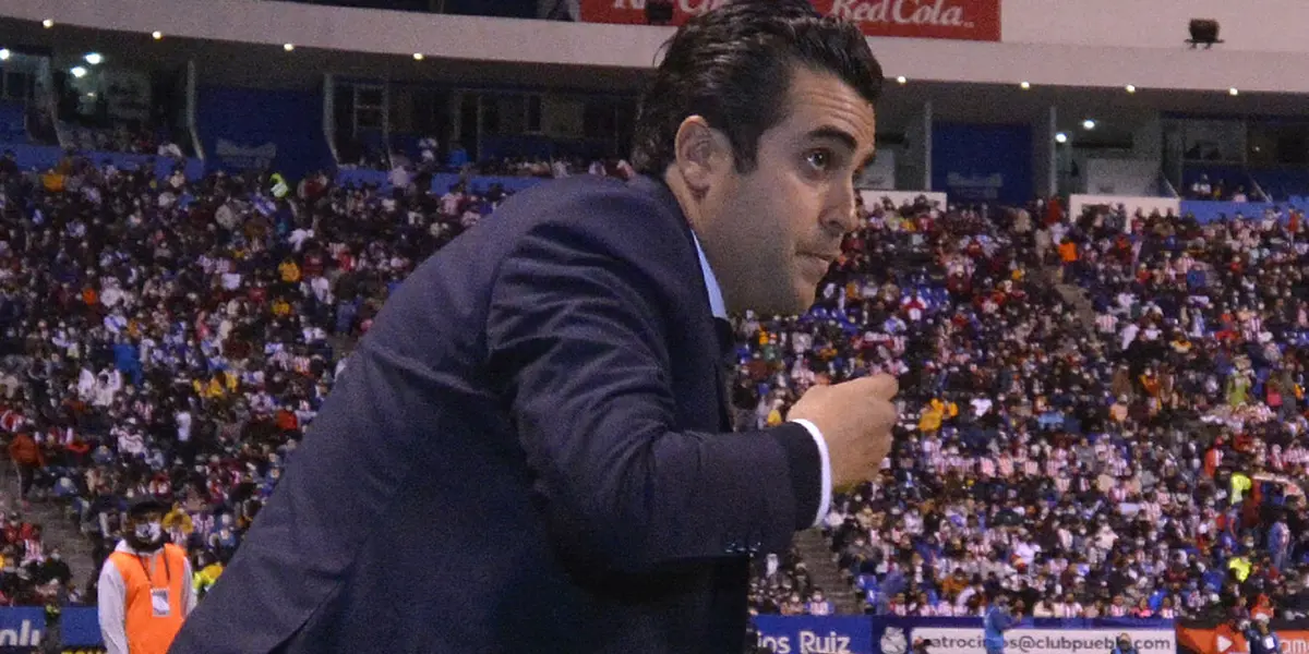 Marcelo Michel Leaño seguirá por ahora al mando de Chivas, pero este técnico sería una buena opción para tomar las riendas del Rebaño.
