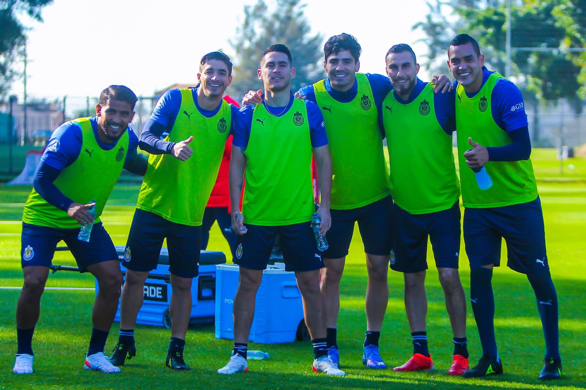 Marcelo Michel Leaño tendría en mente mantener a Antonio Briseño en la defensa central de Chivas.