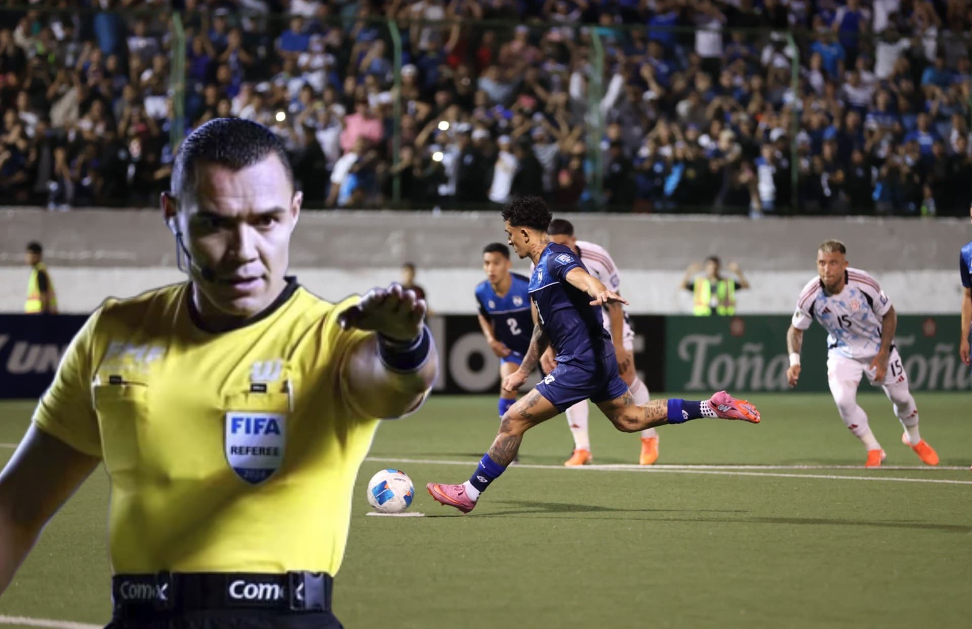 Marco Ortiz y jugador cobrando penal/ Foto FENIFUT Oficial.