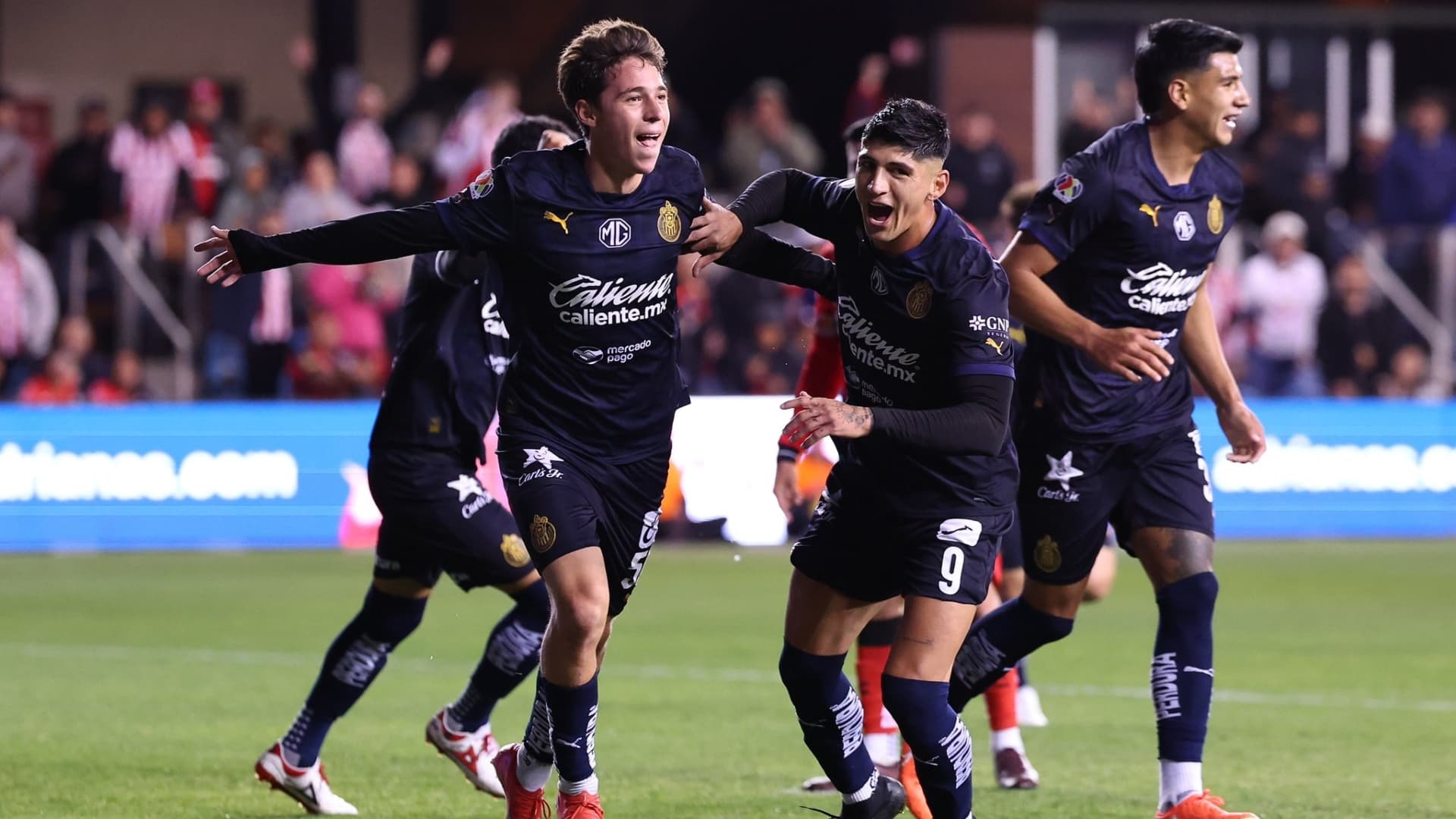 Mateo Chávez metió el gol que le está dando el triunfo a Chivas ante el Atlas | Foto: X @chivas