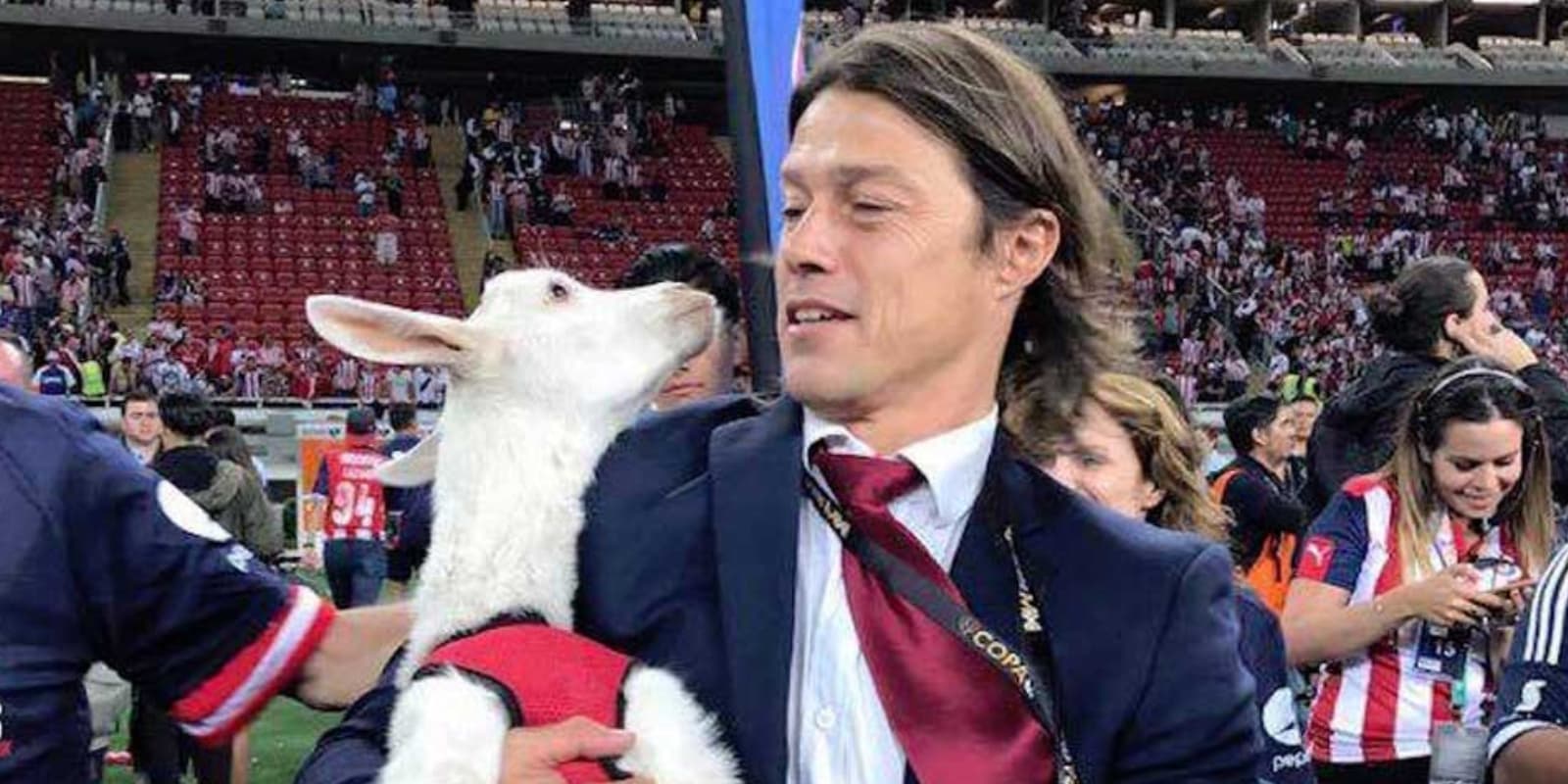 Matías Almeyda festejando su título de liga con Chivas / FOTO FUTBOL TOTAL