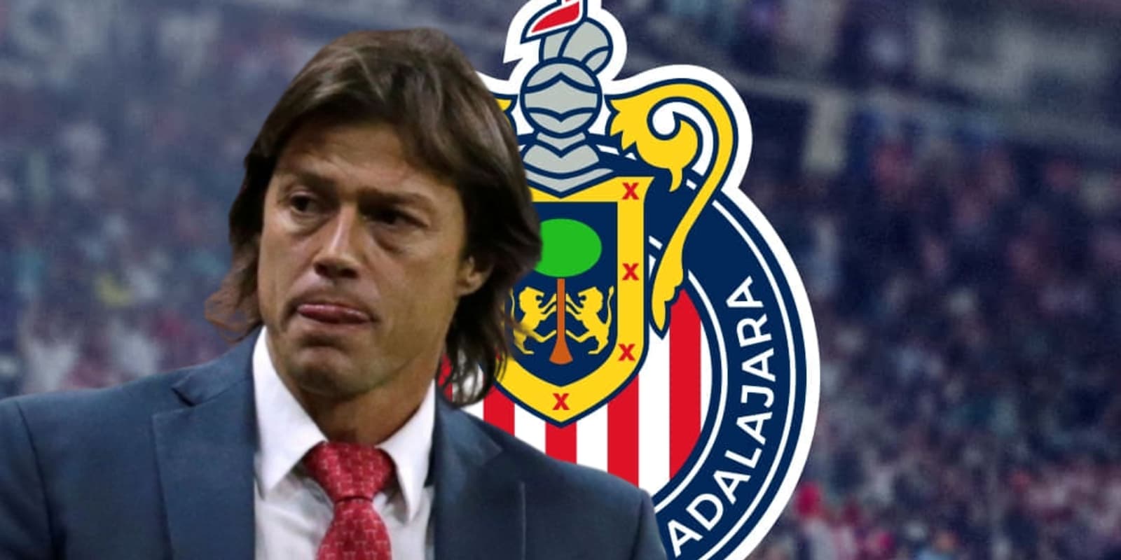 Matías Almeyda junto al escudo de Chivas / FOTO FOX DEPORTES