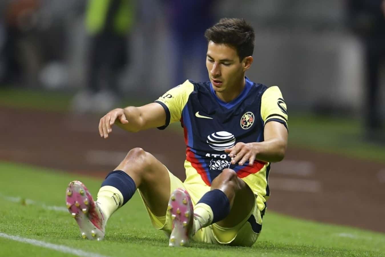 Mauro Lainez provocó el penal para Cruz Azul y en las redes sociales la afición del América le puso un nuevo apodo.