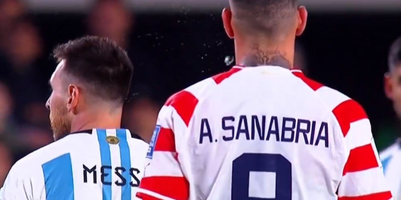 Mientras Lionel Messi lo escupía el mejor recuerdo que le dio el argentino a Sanabria en Europa