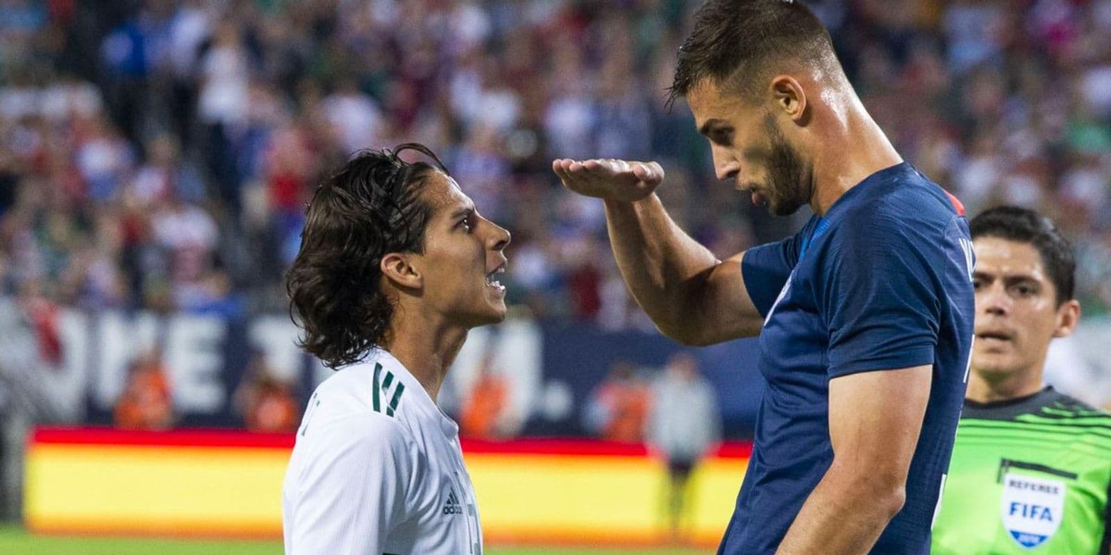Mientras Matt Miazga llamó enano a Lainez y gana 2 MDD, conoce el carro del mexicano.