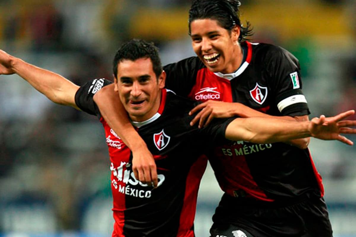 Miguel Zepeda terminó su carrera jugando para los Tiburones Rojos del Veracruz, sin embargo, sigue ligado al Atlas.