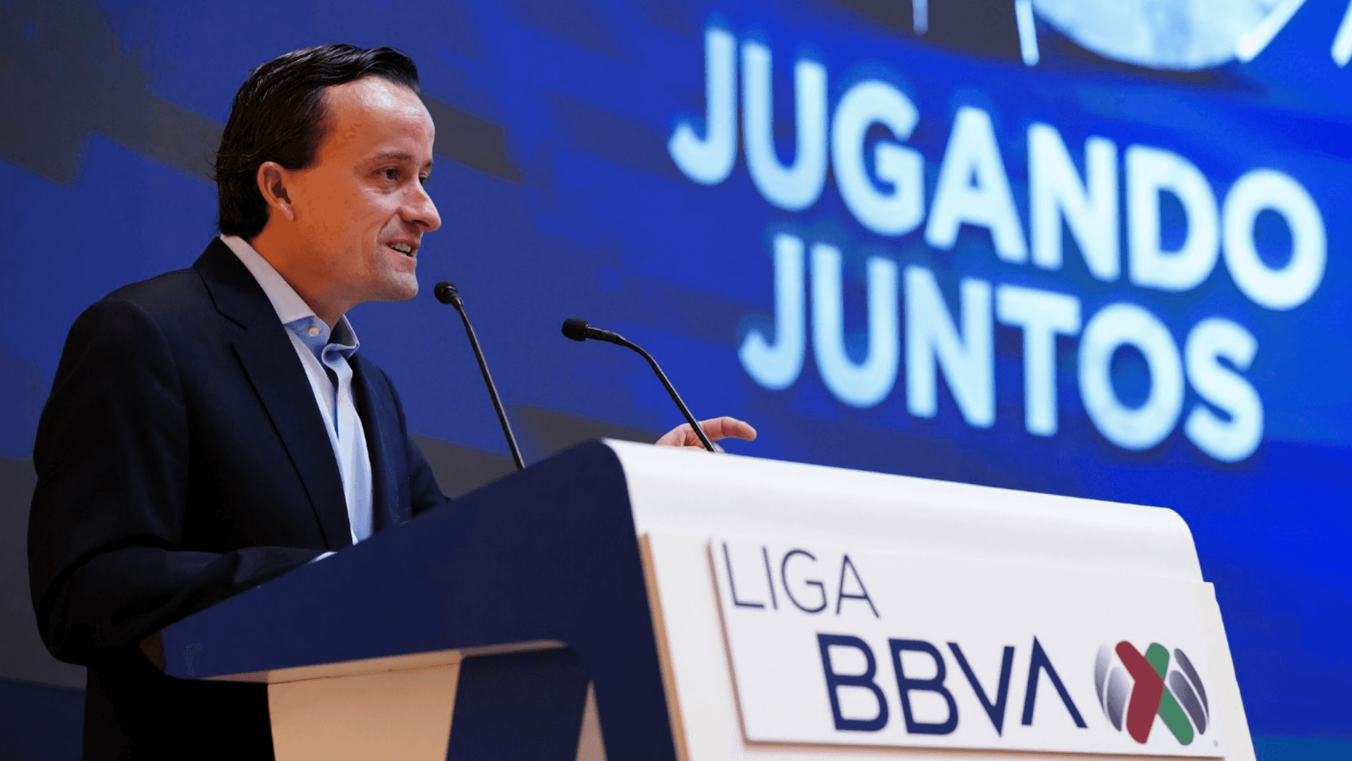 Mikel Arriola en conferencia de la Liga MX. | Foto: X oficial de Mikel Arriola