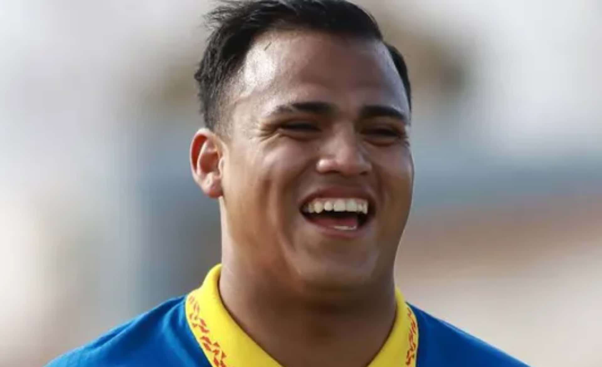 Mozumbito sonríe en partido con el América (Fuente: Mexsports)