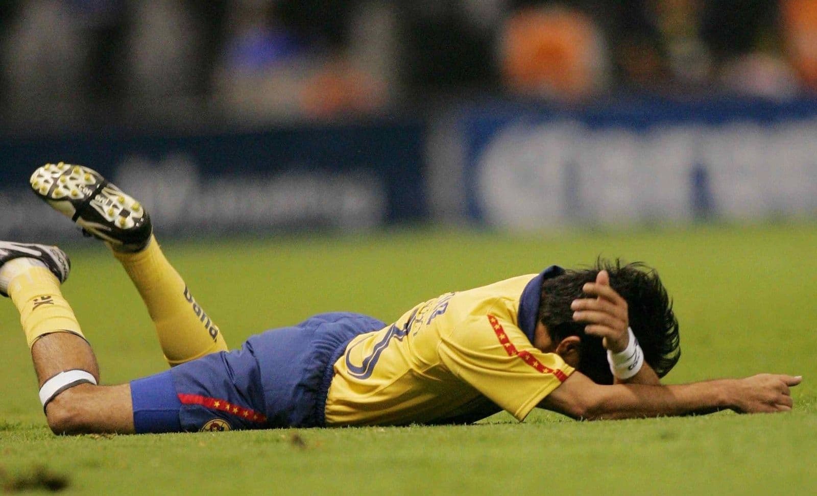 Nelson El Pipino Cuevas tuvo una estrepitosa caída en su carrera después de América
