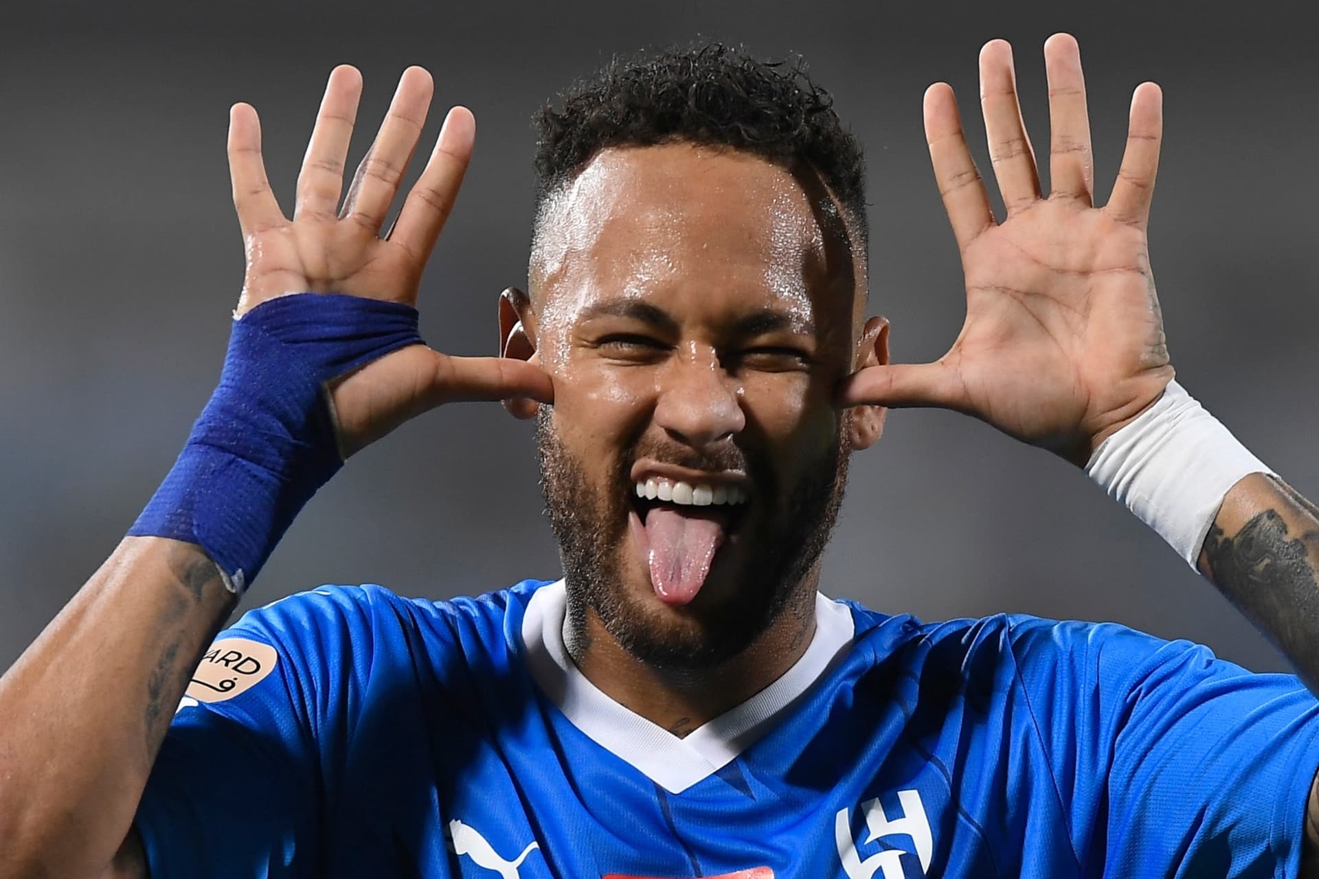 Neymar estaría próximo a convertirse en padre por con una desconocida joven.