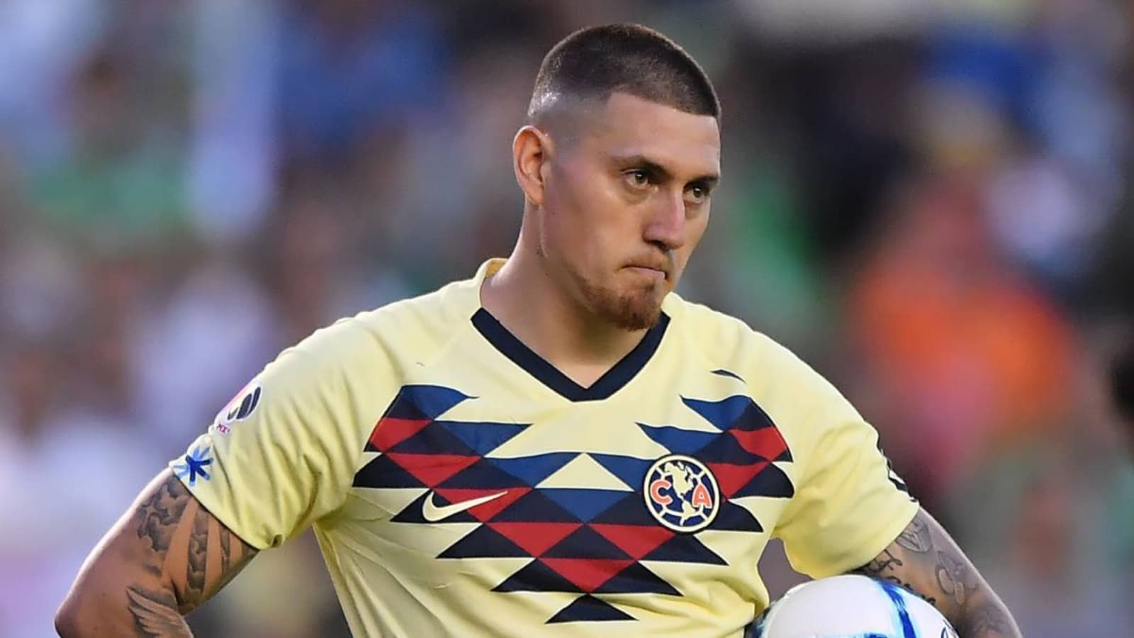 Nicolás Castillo recibe la peor de las noticias tras el calvario que vive en Brasil; ahora incluso pensaría en el retiro