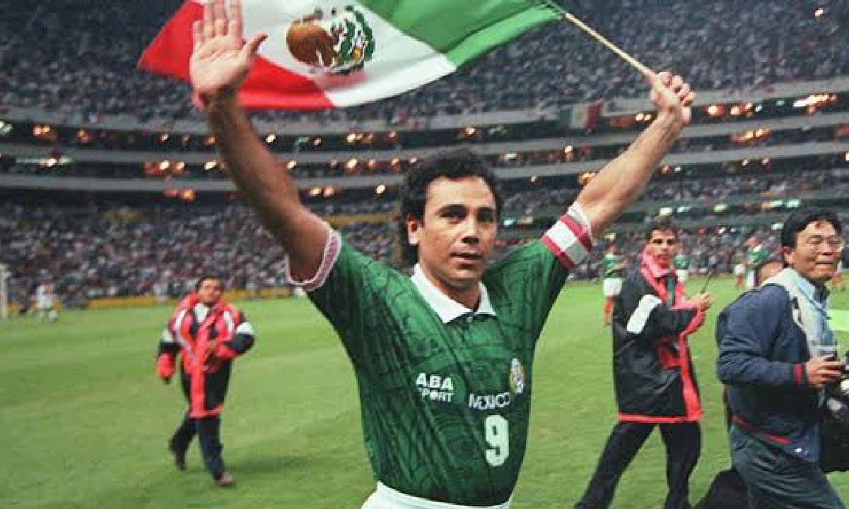 No ha sido común que la bandera de México falte en una Copa del Mundo.
