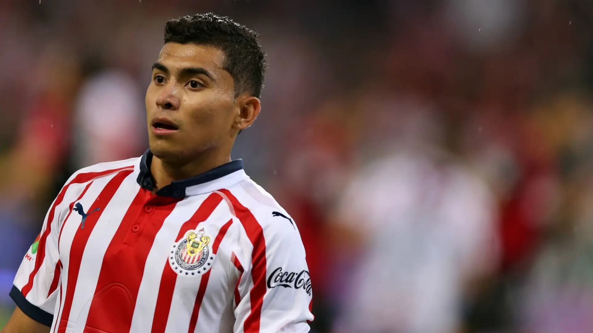 Orbelín Pineda durante su etapa con Chivas (Fuente: Goal)