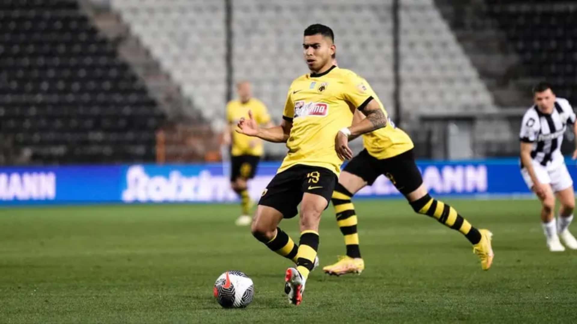 Orbelín Pineda está jugando vs Lamia y ya suena un Plan B en Chivas si no regresa | Foto: TUDN