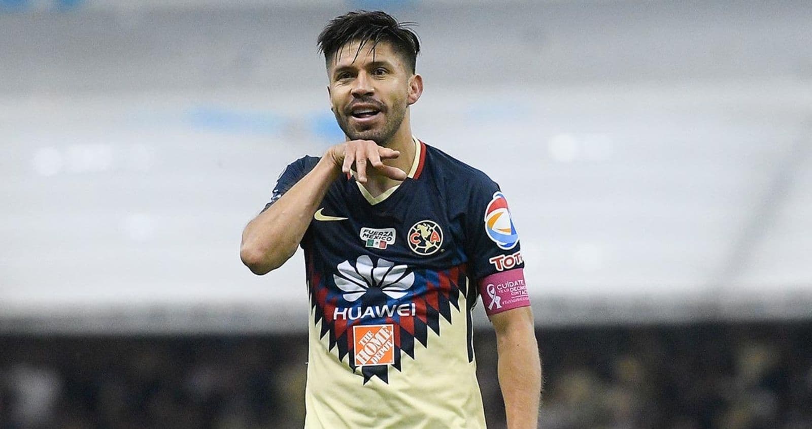 Oribe quiere refuerzos de lujo para el América.