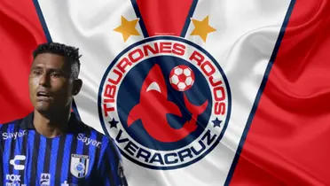 Oswaldo Martínez con el jersey de Querétaro junto al escudo del Veracruz / FOTO Soy Fútbol